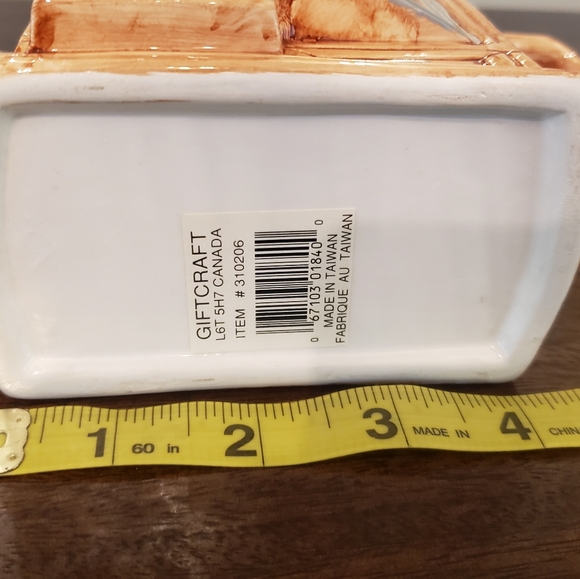 Wardrobe Shaped Teapot with Cat & Dog - Picture 10 of 10